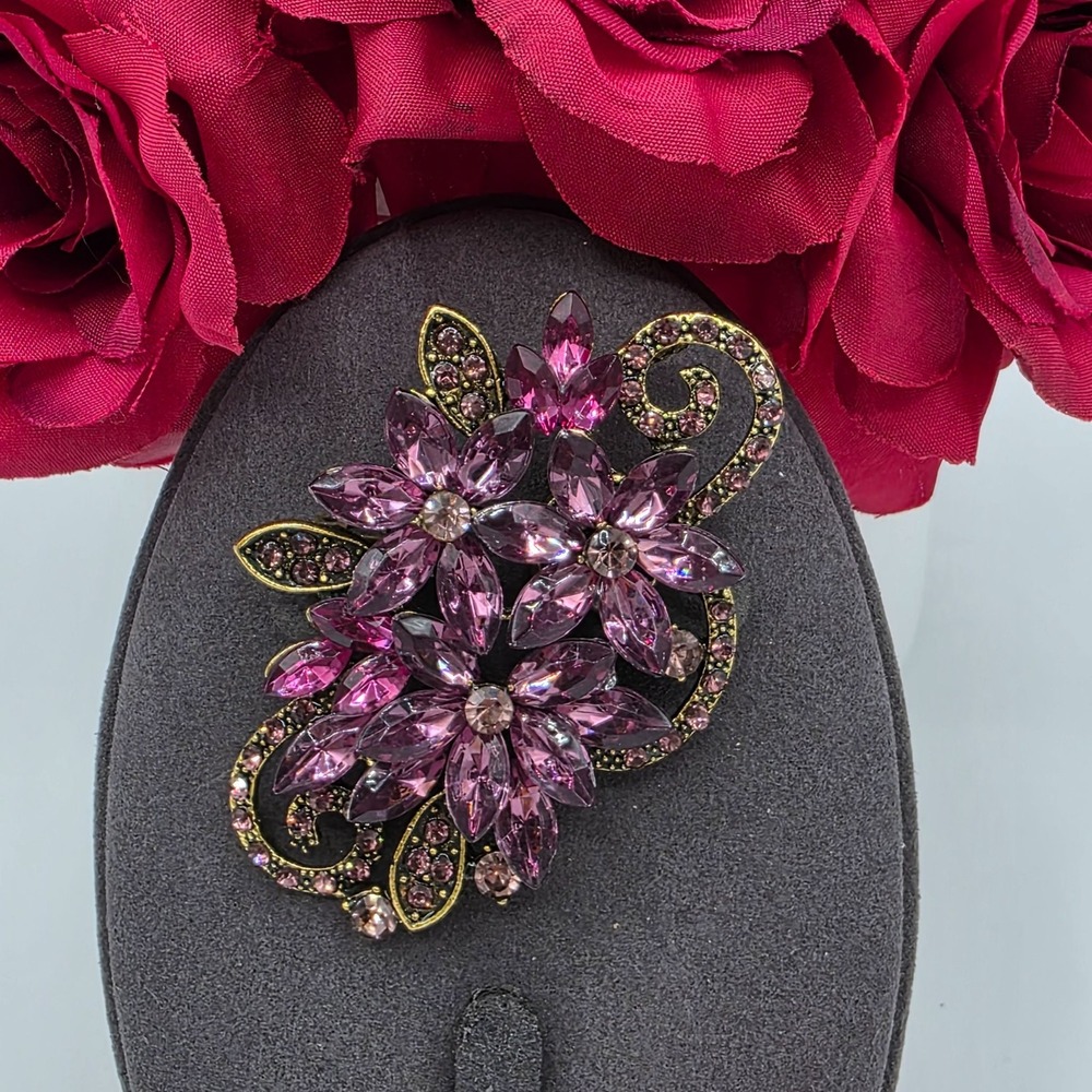 Rhinestone Flower Brooch Pin Vintage Style Floral Gemstone Gold Tone Old Money